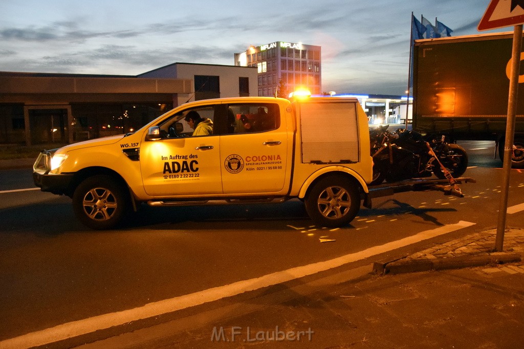 Schwerer Motorrad Unfall Feldkassel Robert Boschstr Edsel Fordstr P116.JPG - Miklos Laubert